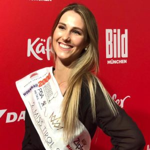 Wimpern von Vize Miss Tirol Patricia Eller